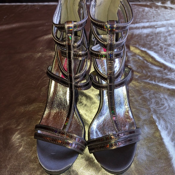 Fashion Heels - Picture 3 of 3